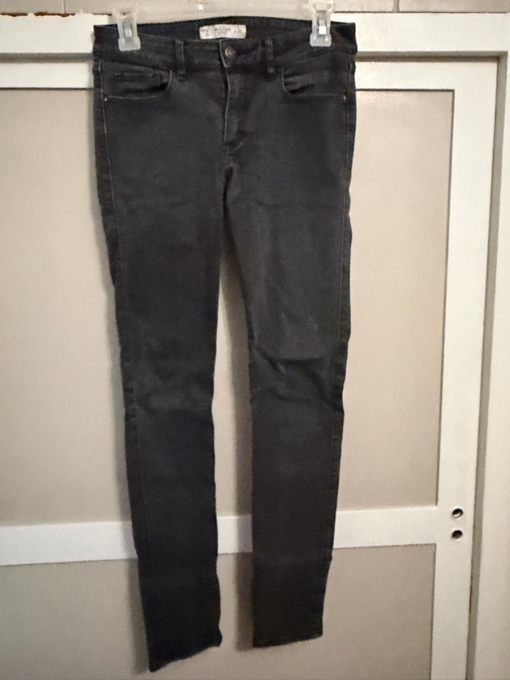 Abercrombie and Fitch women’s Slim High-Rise Black Skinny Jeans